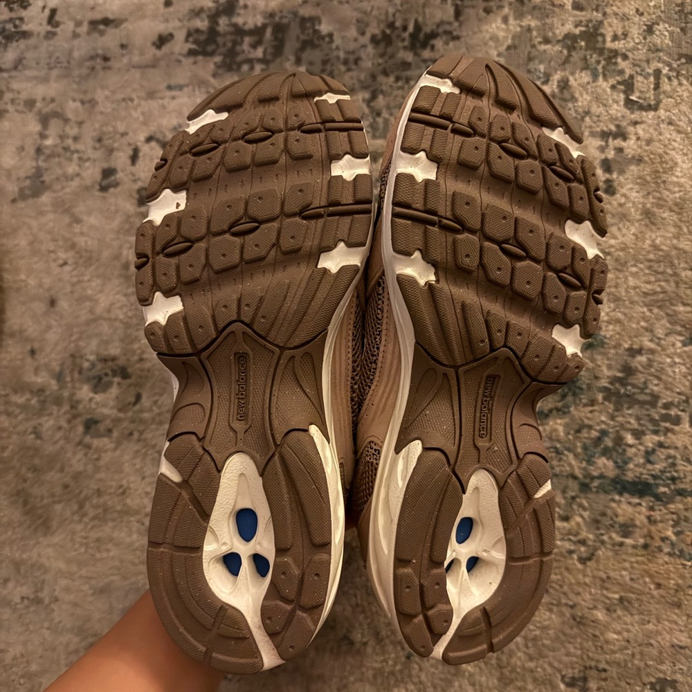 Women’s New Balance 530s Beige/Tan Sneakers - Picture 4 of 4